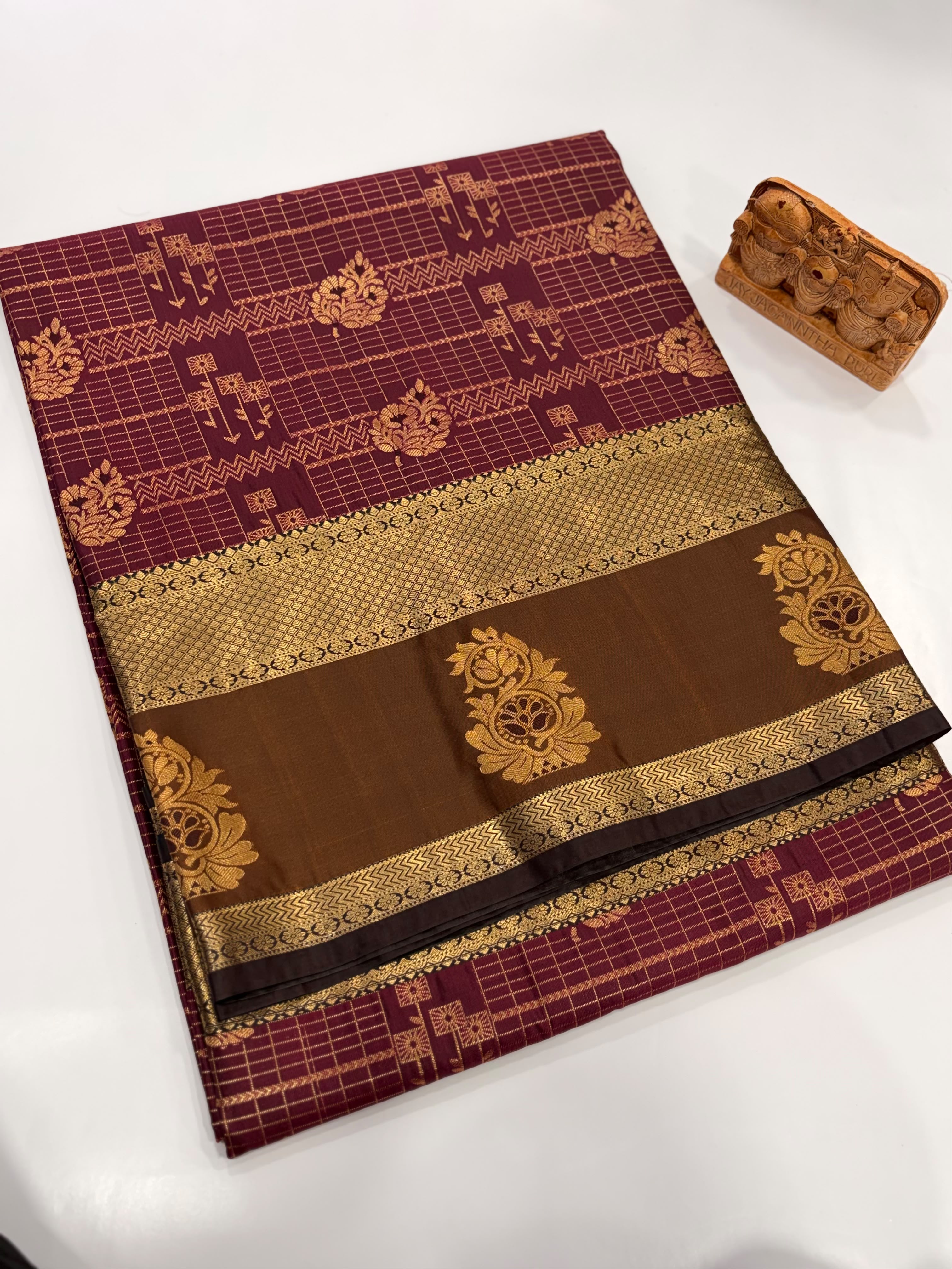 Meroon  Classic ethnic elegance with a luxurious finish